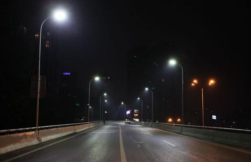 中國(guó)創(chuàng)造 三基色多色溫LED人工智能路燈亮相洪崖洞與湖廣會(huì)館照明工程